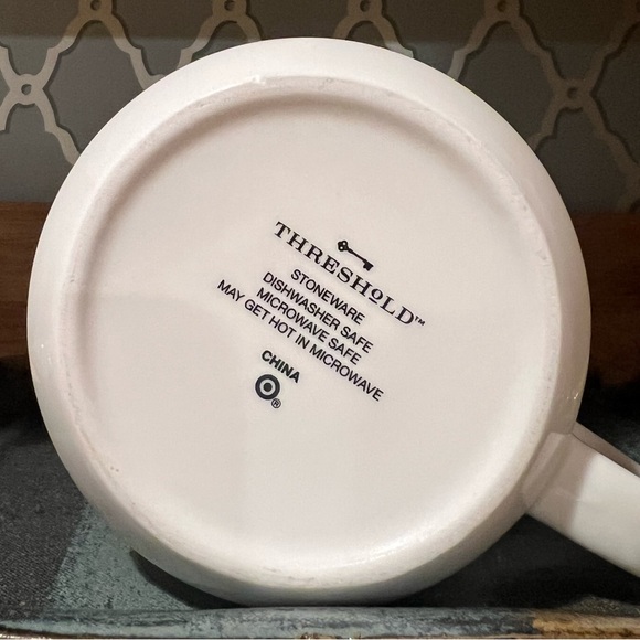 Love ya, mean it creamy white with soft pink mug - Picture 3 of 6